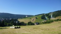 bei der Halfpipe hinten ist der Schanzenweg