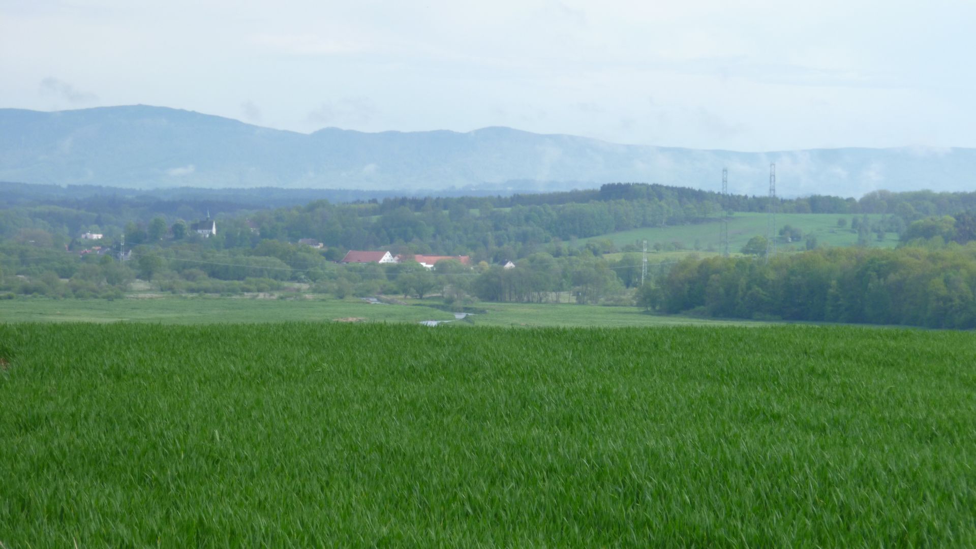 Ziegenfarm und Kirche